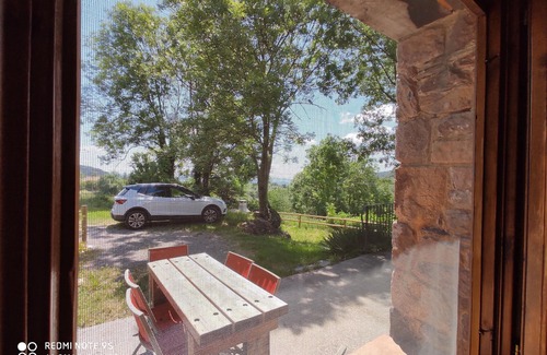 Rocabruna Cabaña | ⭐Casa rural acogedora en plena naturaleza de l'Alta Garrotxa⭐BBQ/ WIFI/Jardín