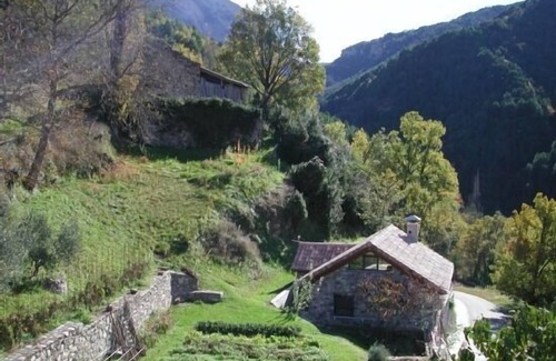 Salinas Cabaña | Casa rural en plena naturaleza con jardín privado , chimenea y wifi
