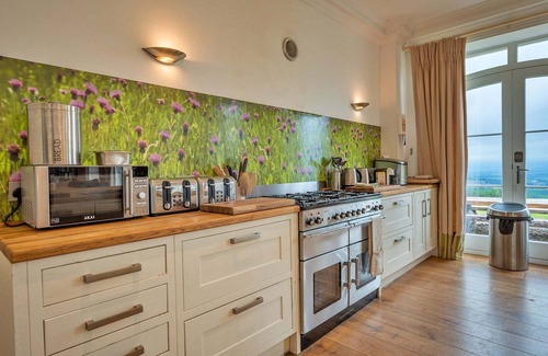 Auchterarder Casa | Self-catering retreat with pool, hot tub.