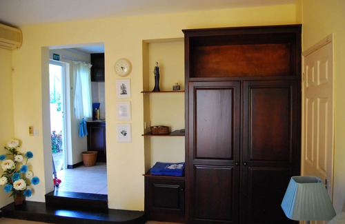 La Gaulette Casa | Self Catering Bungalows Estudio con piscina privada y vistas al mar