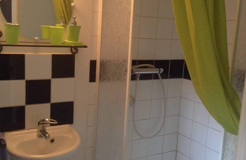 Vulaines-sur-Seine Apartamento | Self-contained studio with garden near Fontainbleau