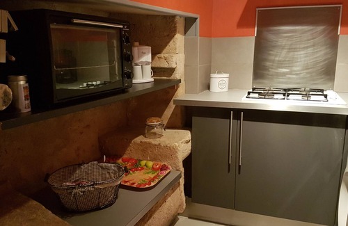 Gemozac Casa | casa de planta baja, accesible para incapacitados, 4 pers. Confortables, 20 min playas