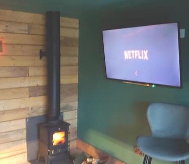 Cribbs Causeway Apartamento | Self contained cabin, firepit, NR MOD aztec, m5, m4