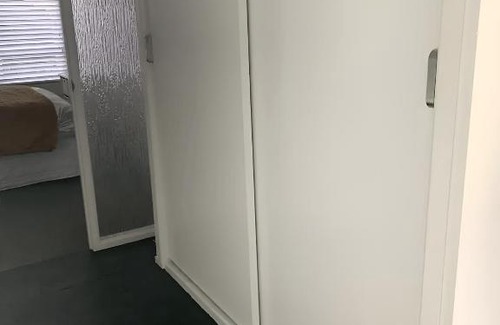 Auckland Apartamento | Self contained flat, 5 minutes drive to the beach.