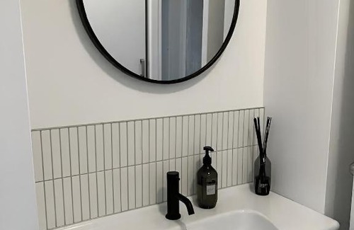 Auckland Apartamento | Self contained flat, 5 minutes drive to the beach.