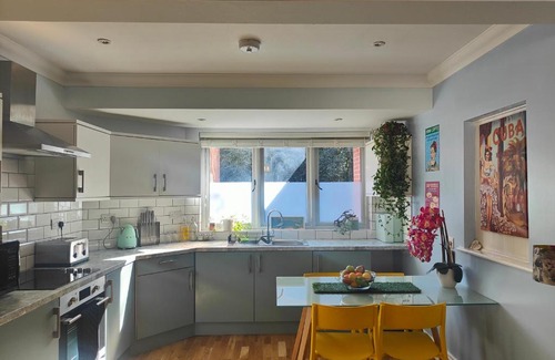 Bournemouth Apartamento | Self-contained flat, off street parking close to town and beach