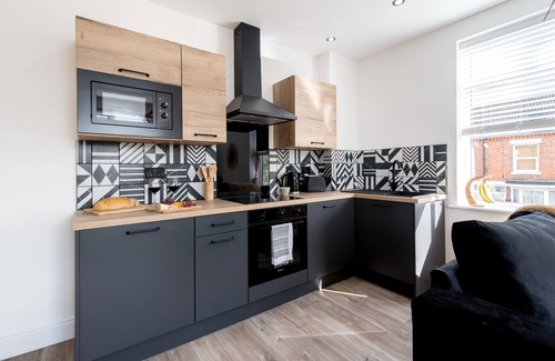 Rugby Apartamento | Self Contained-Ibiza inspired 2 bed full Duplex Boutique Apartment