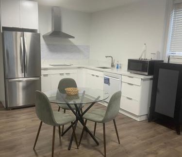 Durham Region Apartamento | Self contained lower level 1 Bedroom apartment