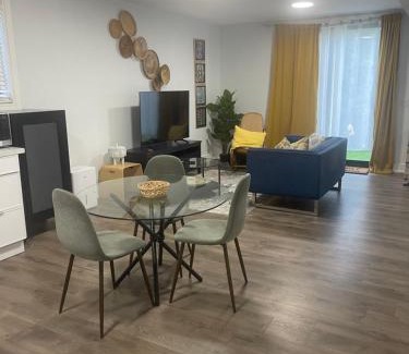 Durham Region Apartamento | Self contained lower level 1 Bedroom apartment