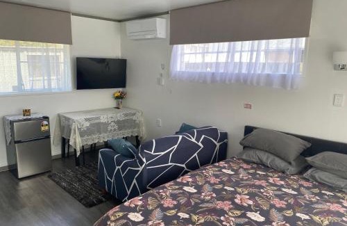 Hamilton Casa | Self Contained Unit, Private Bathroom, Private Entrance, Close to Shops & Hospital Homestay