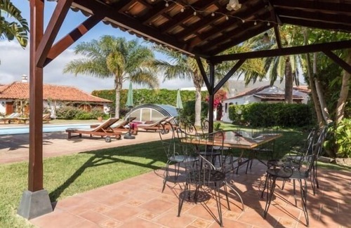 San Cristobal de La Laguna Cabaña | Casa rural para 2 dentro de un complejo con jardín y piscina