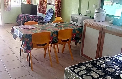 Maupiti Casa | Terraced house with small garden, 2 steps from the Palais de la Mer.