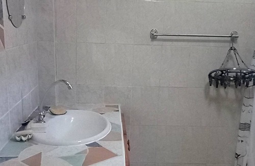 Maupiti Casa | Terraced house with small garden, 2 steps from the Palais de la Mer.