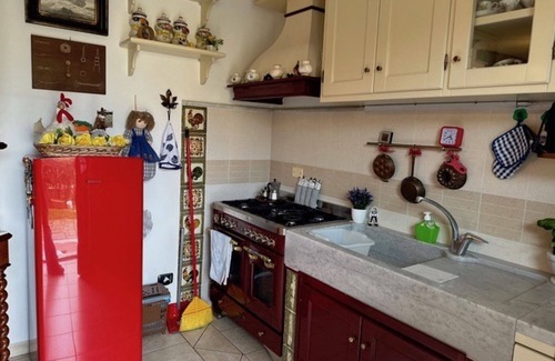 Cinquale Apartamento | Semi detached villa on two floors for 4 persons, terrace for meals outside and private parking. In a