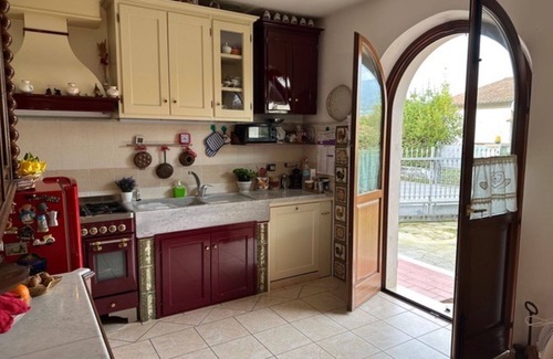 Cinquale Apartamento | Semi detached villa on two floors for 4 persons, terrace for meals outside and private parking. In a