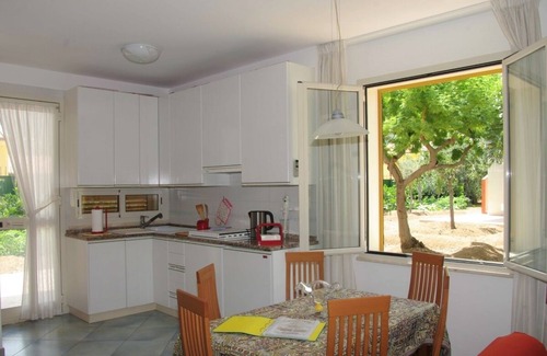 Mazzaforno Villa | Villa adosada con piscina, a 600 metros de una playa de arena.