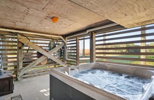South Nags Head Casa | Semi-Oceanfront Hot Tub Pool and Tennis Access
