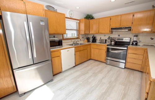 Duck Casa | Semi-Oceanfront, secluded Beach Cottage, Close to Beach! SA210, Farmer