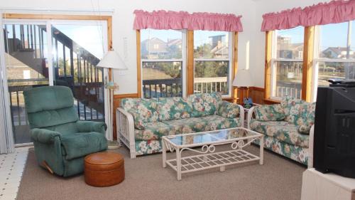 Kill Devil Hills Casa | Semi-Oceanfront, Close to Beach Access, KD240, The Ocean Winds