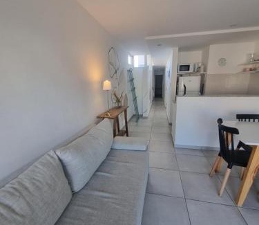 La Plata Apartamento | Semipiso 42 Zona Plaza Paso by Lofter