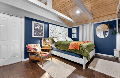 Cape Girardeau Casa | SEMO Redhawks Campus Home with Hot Tub