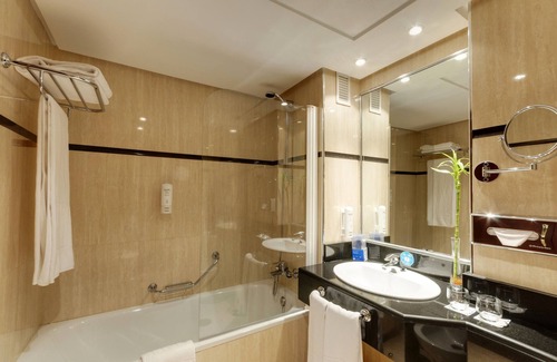 Alameda de Osuna Hotel | Senator Barajas Hotel
