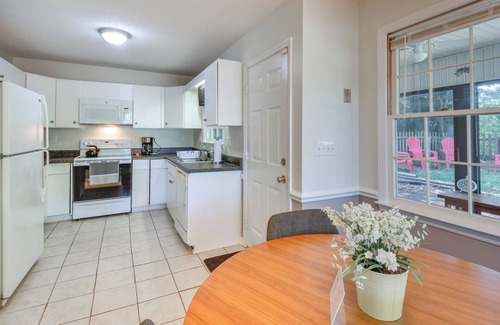 Seneca Casa | Seneca Escape w/ Screened Patio: Near Lakes!
