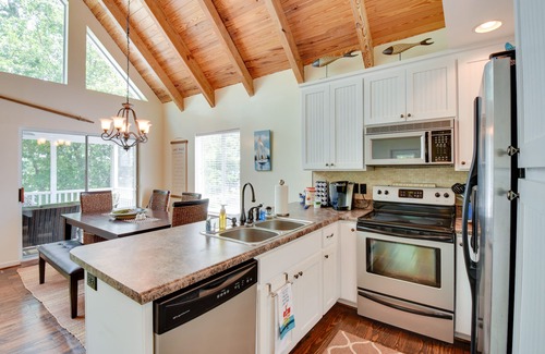 Seneca Cabaña | Seneca Lakefront Vacation Rental w/ Boat Dock!