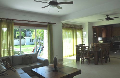 La Esplanada Apartamento | Seniors-friendly 2BD 2BTH groundfloor central condo, pool WIFI cable TV
