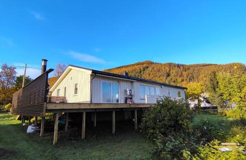 Lenvik Apartamento | Senja Jøvika Lodge In the heart of Mallangen
