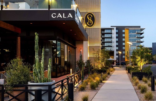 Entertainment District Hotel | Senna House Hotel Scottsdale, Curio Collection by Hilton