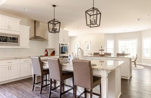 Senoia Casa | Senoia luxury Secluded Home w/ Master on Main
