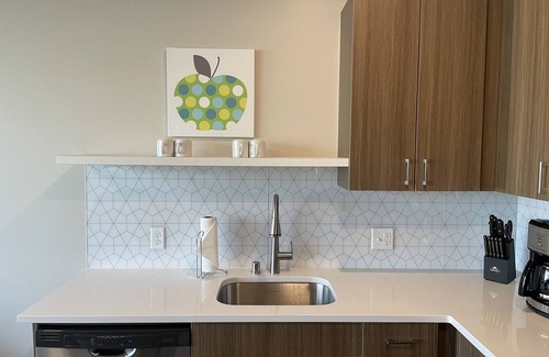 Riverside Apartamento | Sensational 2 Bed Travel Apartment Within Walking Distance to Riverpark Square