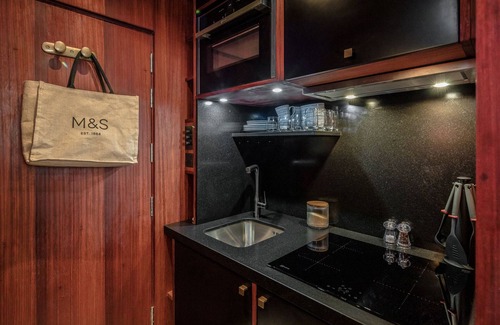 Warwick Apartamento | Sensational Studio Apartment in Pimlico