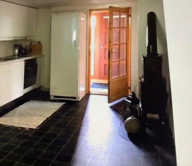 Haugesund Apartamento | Sentrumsnær kjellerleilighet, nær sykehus og høgskole, parkering