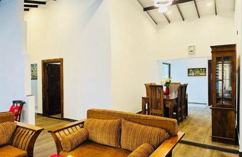 Seeduwa - Katunayake Villa | Senu lodge grand