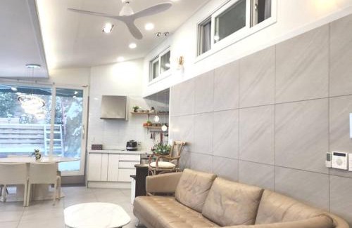 Seochon Casa | Seochon Secret Cave House