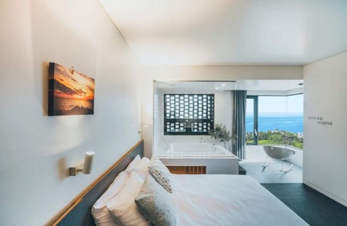 Seogwipo City Casa | Jeju Brix Hotel Pension