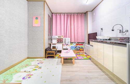 Pyoseon Casa | Seogwipo Sangsangnamu kiz Pension