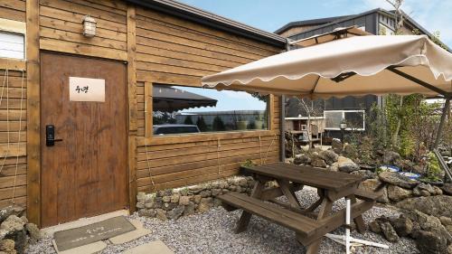 Andeok Casa | Seogwipo Unyeong Pension