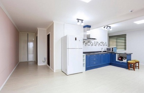 Ganghwa Casa | Seokmodo Beach White House Pension