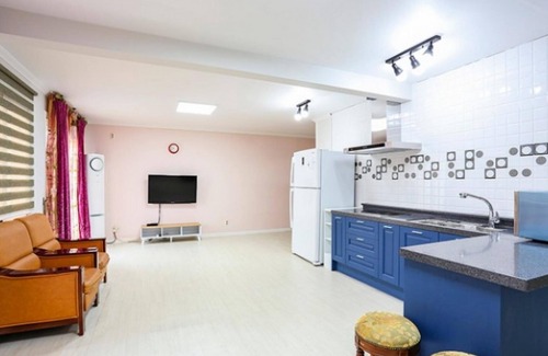 Ganghwa Casa | Seokmodo Beach White House Pension