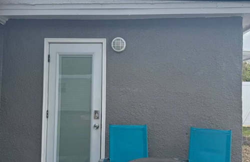 Sun Bay South Apartamento | Separate-entrance Charming South Tampa Studio