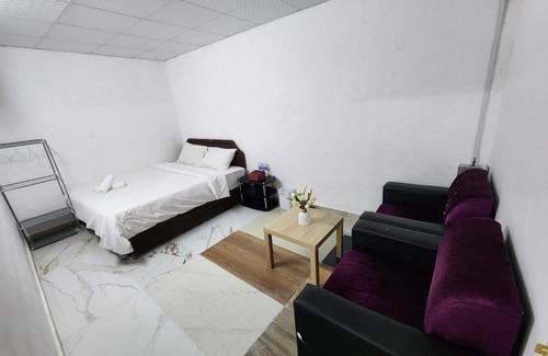 Al Ain Casa | separate entrance room