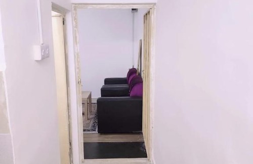 Al Ain Casa | separate entrance room