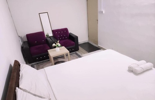 Al Ain Casa | separate entrance room