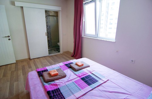 Sarsu Mahallesi Apartamento | Cocina independiente, 2 habitaciones, 140 mt2. Vista desde la montaña.