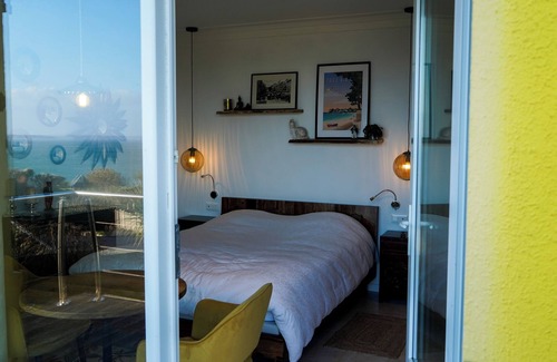 Plougonvelin Cama Y Desayuno | Separate room with sea view