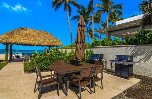 Vanderbilt Beach Condominio | Sept 27-Oct4 ONLY. Vanderbilt Beach Naples FL. Walk to The Turtle Club.