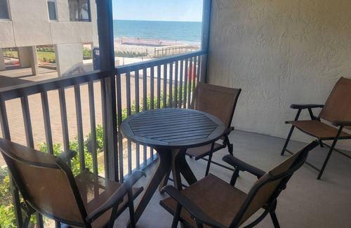 Vanderbilt Beach Condominio | Sept 27-Oct4 ONLY. Vanderbilt Beach Naples FL. Walk to The Turtle Club.